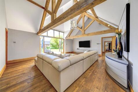 Vaulted Family Room