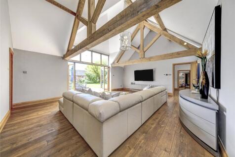 Vaulted Family Room