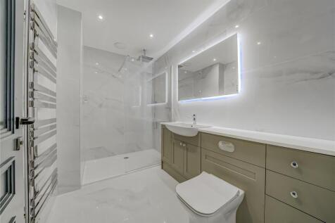 Gf Shower Room