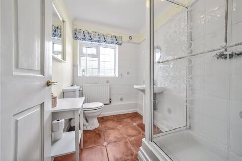 Gf Shower Room