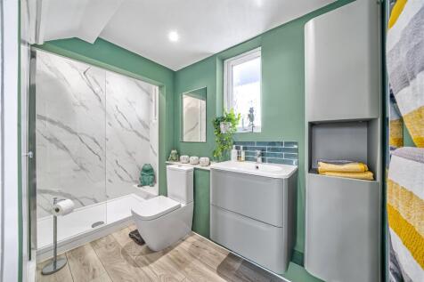 Gf Shower Room