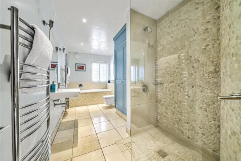 Gf Shower Room