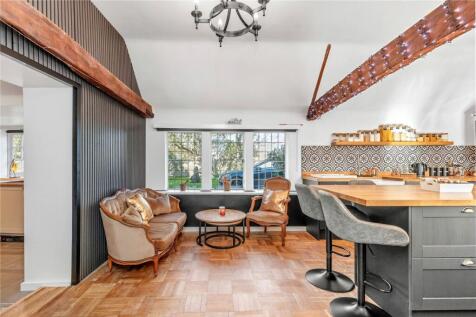 Kitchen Seating Area