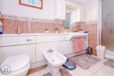 Master Bedroom Ensuite.jpg