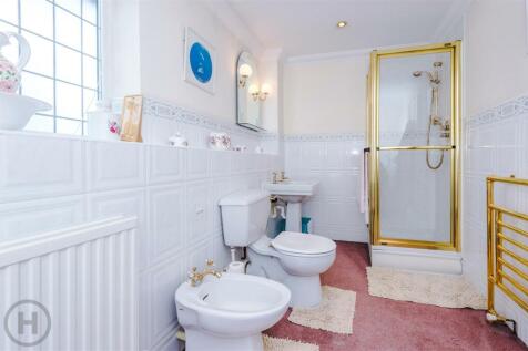 Family Bathroom.jpg