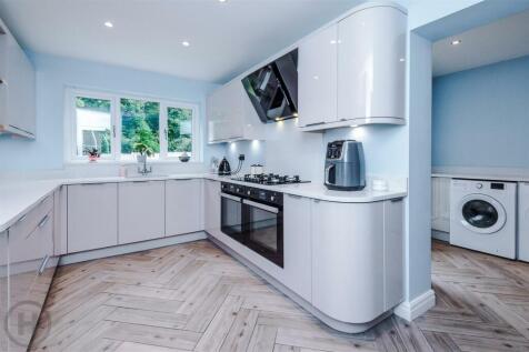 Kitchen (2).jpg