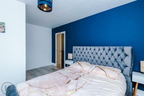 Master Bedroom (2).jpg