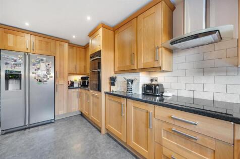 Kitchen (2).jpg