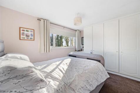 Bedroom One (2).jpg
