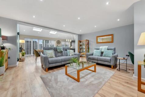 Family Room.jpg