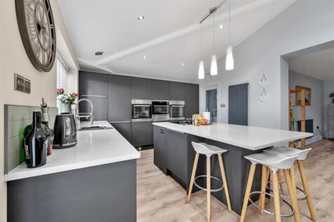 Kitchen (2).jpg