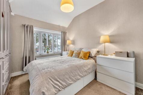 Bedroom One (2).jpg