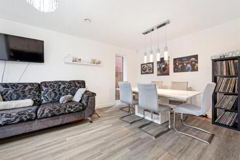 Family Room (3).jpg
