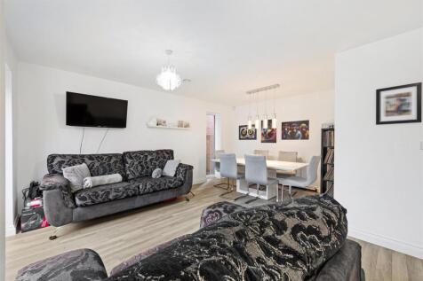 Family Room.jpg