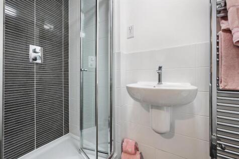 Bedroom Two Ensuit.jpg