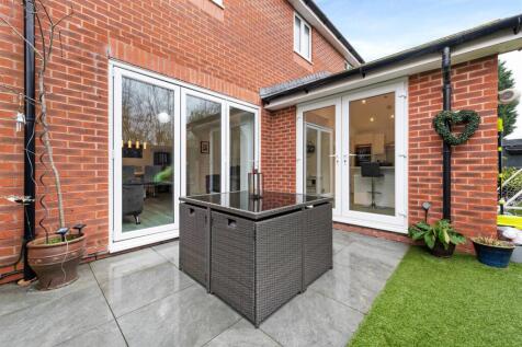 Rear Garden (5).jpg