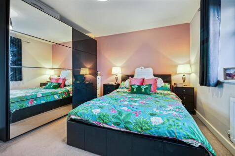 Bedroom One (2).jpg