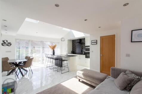 Kitchen Family Room