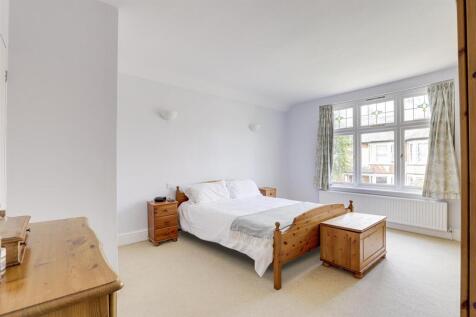 17-Edward-Road-Bedroom-1.jpg