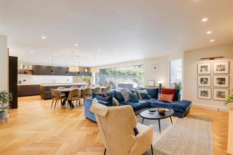 Open Plan Living Kitchen Area (6).jpg