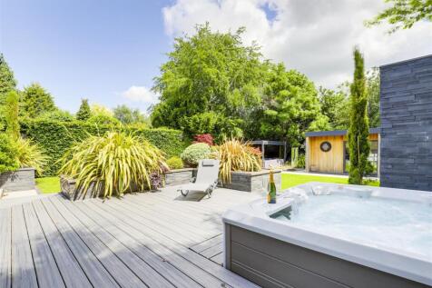Rear Garden (8).jpg