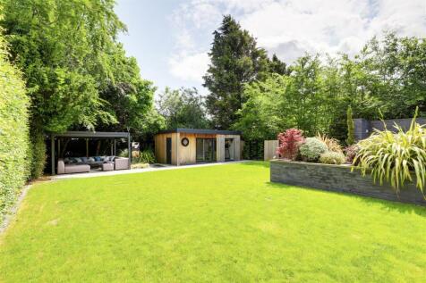 Rear Garden (1).jpg
