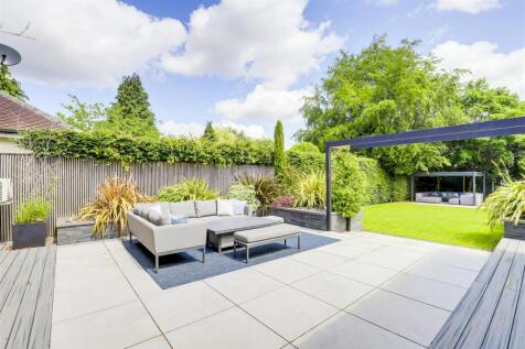 Rear Garden (2).jpg