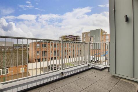 Quays Place (17).jpg