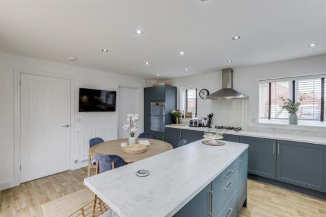 IMG_0539-IMG_0543 copy.jpg