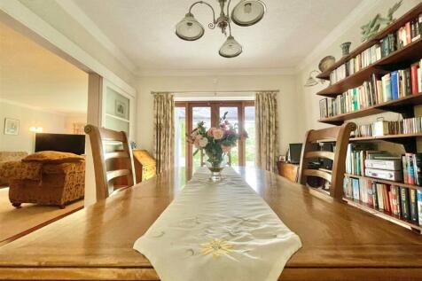 Dining room 4.jpg