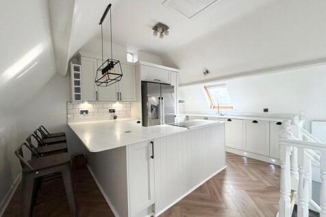 Lounge/Kitchen
