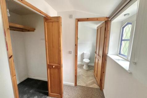 Separate Walk in Wardrobe