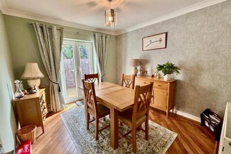 Dining Room/ 3rd Bedroom