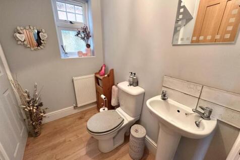 Cloakroom (WC)