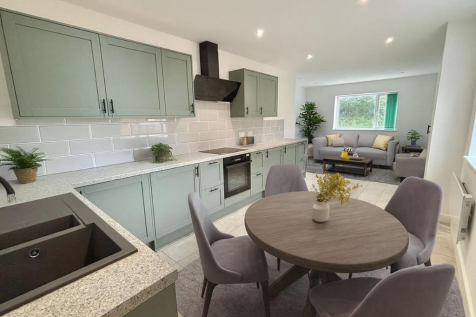 Open Plan Kitchen/ Dining/ Lounge