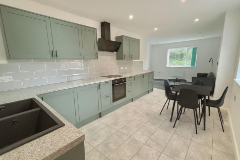 Open Plan Kitchen/ Dining/ Lounge