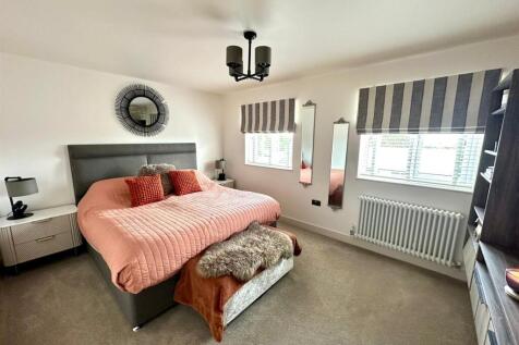 Bedroom 2 (First Floor)