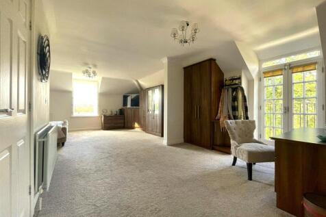 Master Bedroom (Second Floor)