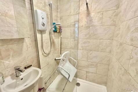 GF Shower Room