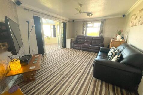 Lounge (First Floor)