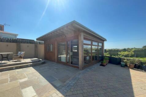 Large Modular Summerhouse/Office