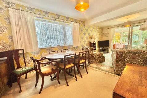 Through Lounge Diner