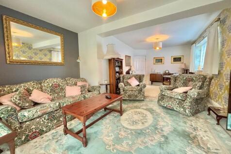 Through Lounge Diner