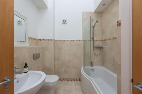 The Old Brewery 7 Bathroom.jpg