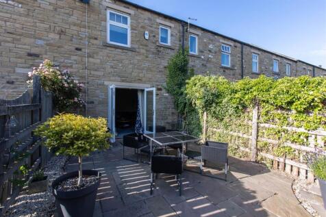 Hallgarth Court 16 External-7.jpg