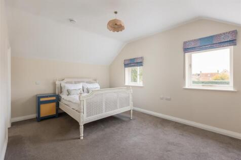 Feather Cottage Bedroom 1-1.jpg