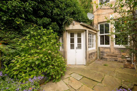 Vestibule to garden