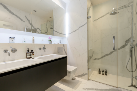 Marble En suite 1