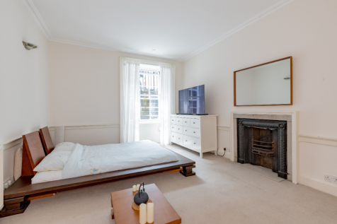 Double bedroom 1