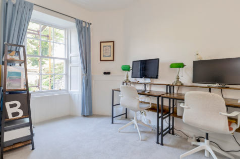Double bedroom 3